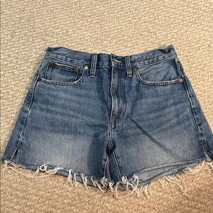 Madewell relaxed mid length denim shorts size 27